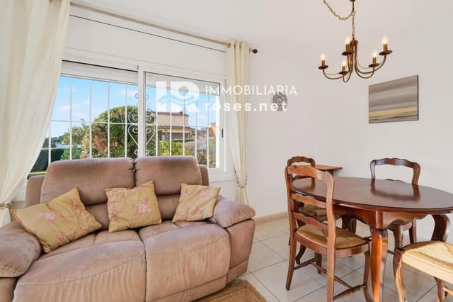 2 makuuhuone Asunto myytävänä paikassa Roses - 175 000 € (Ref: 9605454)