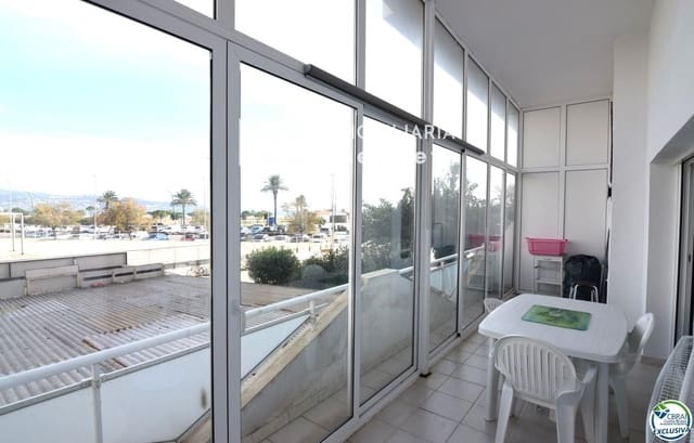 2 bedroom Flat for sale in Empuriabrava, Castelló d'Empúries - € 215,000 (Ref: 9609556)