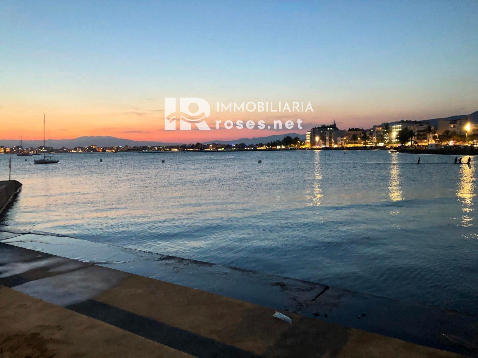 2 soveværelse Lejlighed til salg i Roses - € 285.000 (Ref: 9609557)