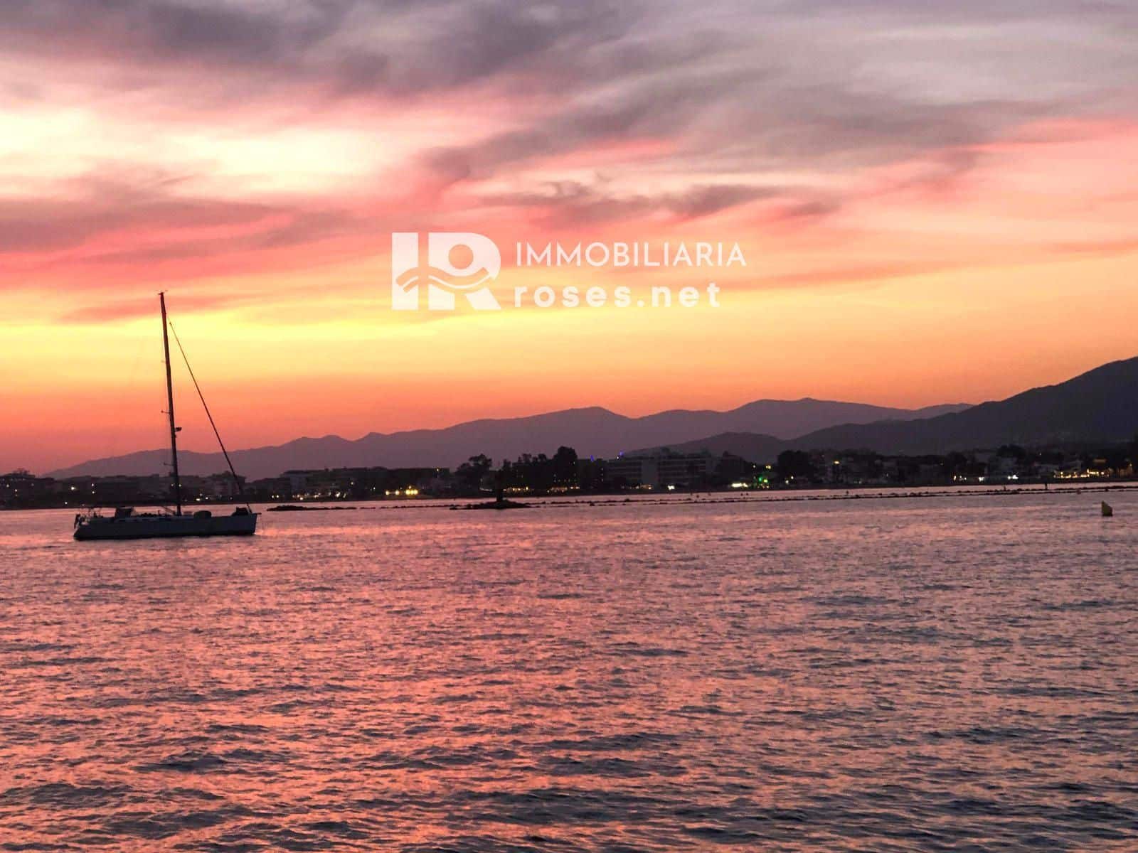 2 soveværelse Lejlighed til salg i Roses - € 285.000 (Ref: 9609557)