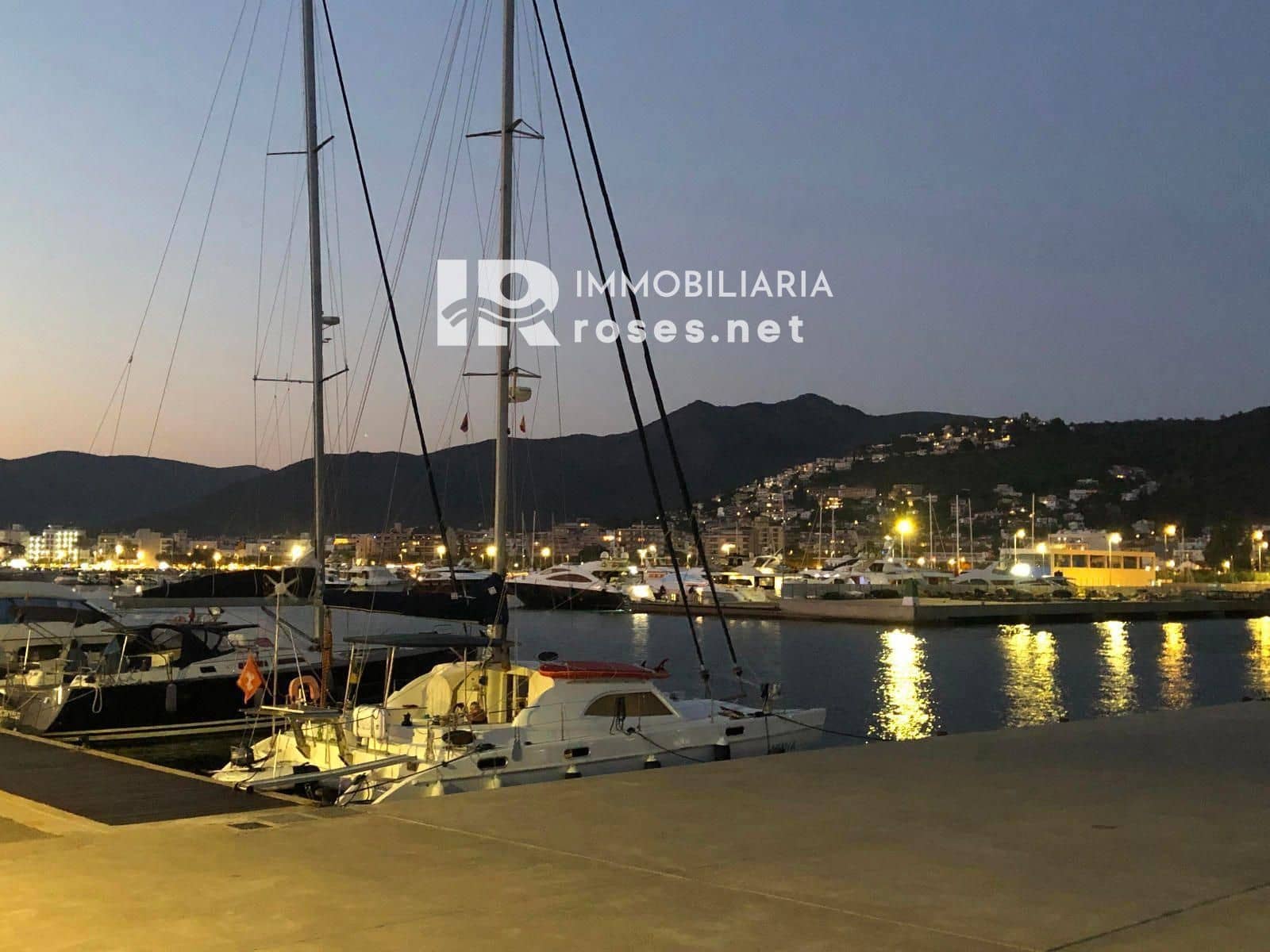 2 soveværelse Lejlighed til salg i Roses - € 285.000 (Ref: 9609557)