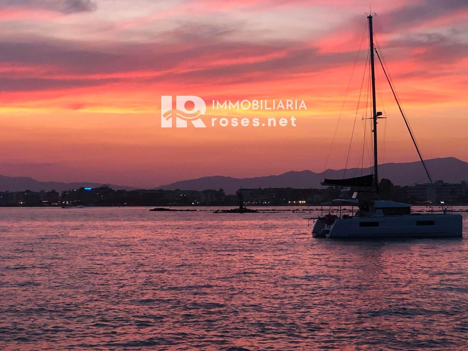 2 soveværelse Lejlighed til salg i Roses - € 285.000 (Ref: 9609557)