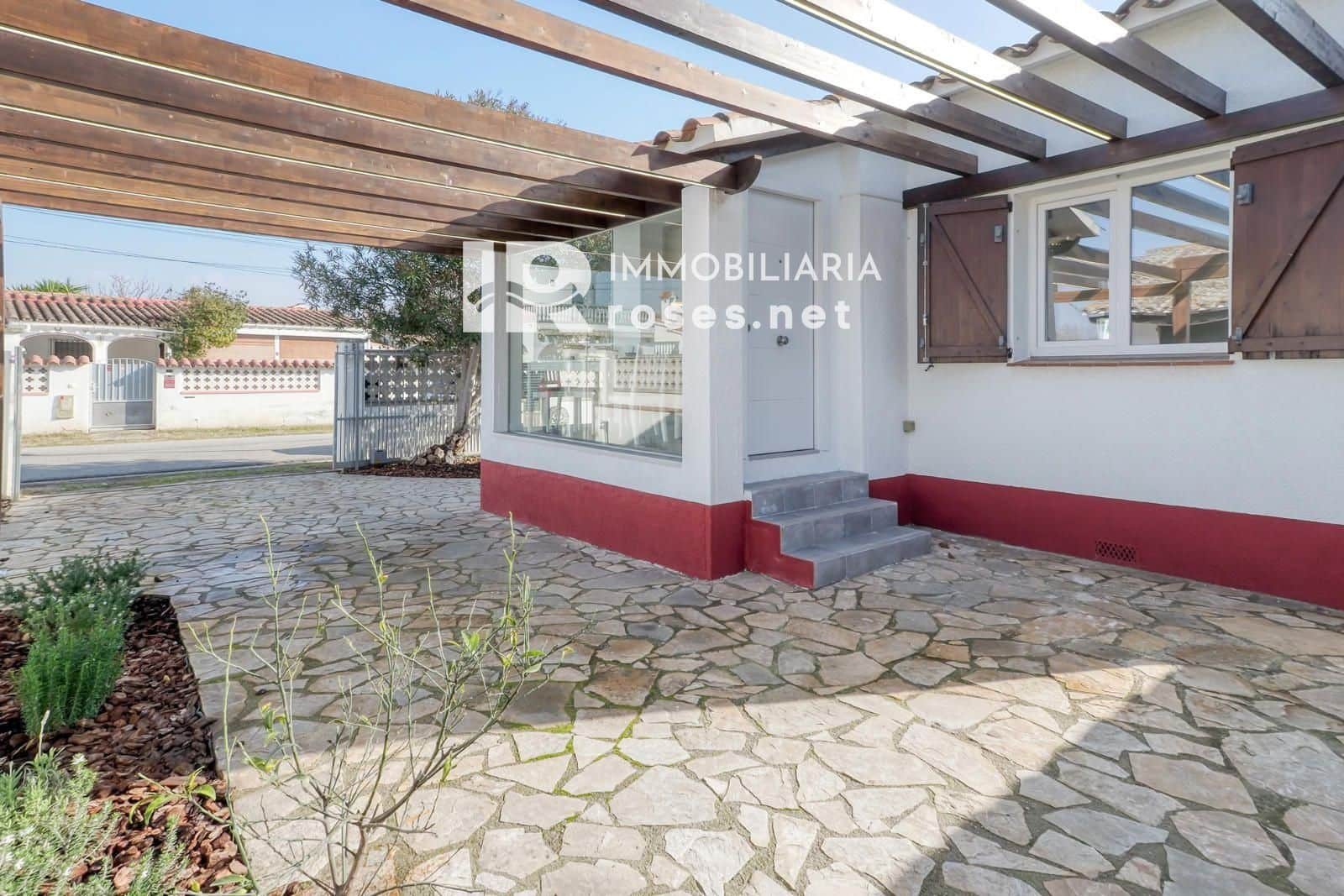 2 bedroom Villa for sale in Empuriabrava - € 339,000 (Ref: 9609558)