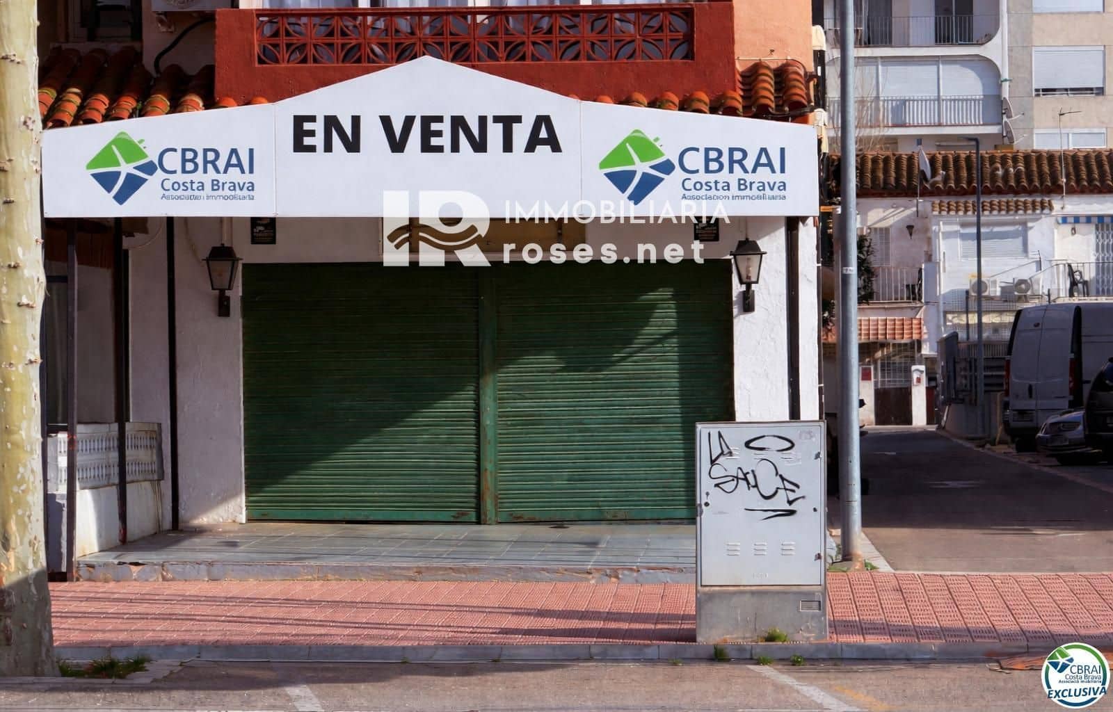 Commercial for sale in Empuriabrava - € 180,000 (Ref: 9622754)