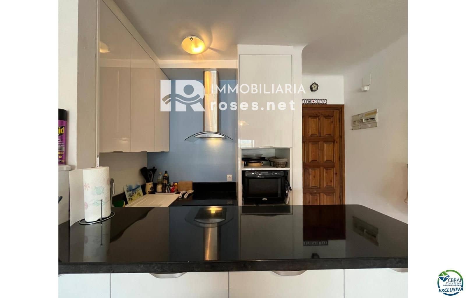 Piso de 2 habitaciones en Empuriabrava en venta - 255.000 € (Ref: 9628004)