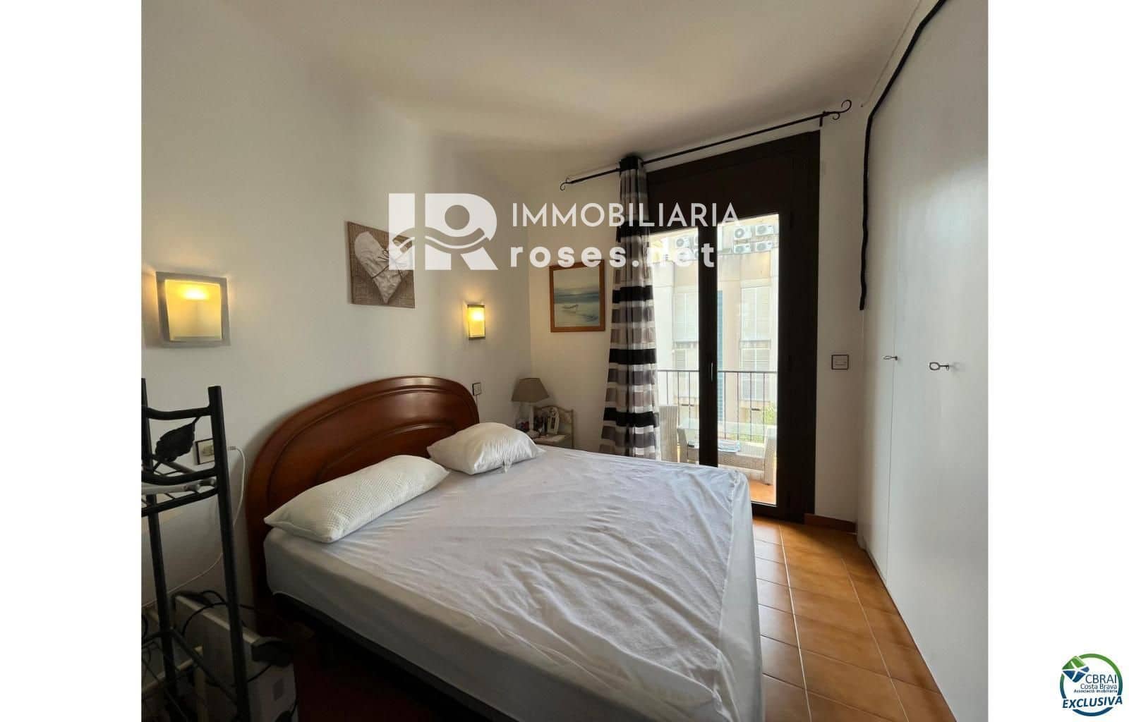 Piso de 2 habitaciones en Empuriabrava en venta - 255.000 € (Ref: 9628004)