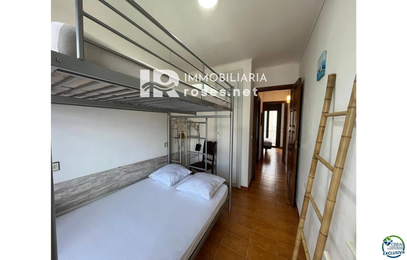 Piso de 2 habitaciones en Empuriabrava en venta - 255.000 € (Ref: 9628004)