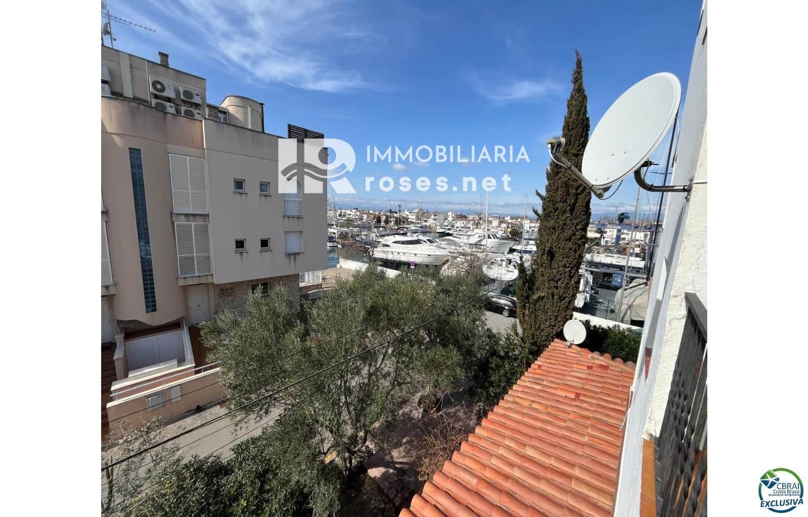 Piso de 2 habitaciones en Empuriabrava en venta - 255.000 € (Ref: 9628004)