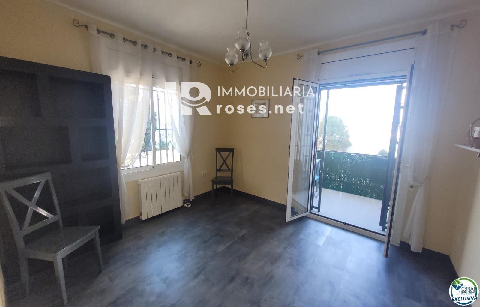 1 bedroom Flat for sale in Roses - € 179,000 (Ref: 9634785)
