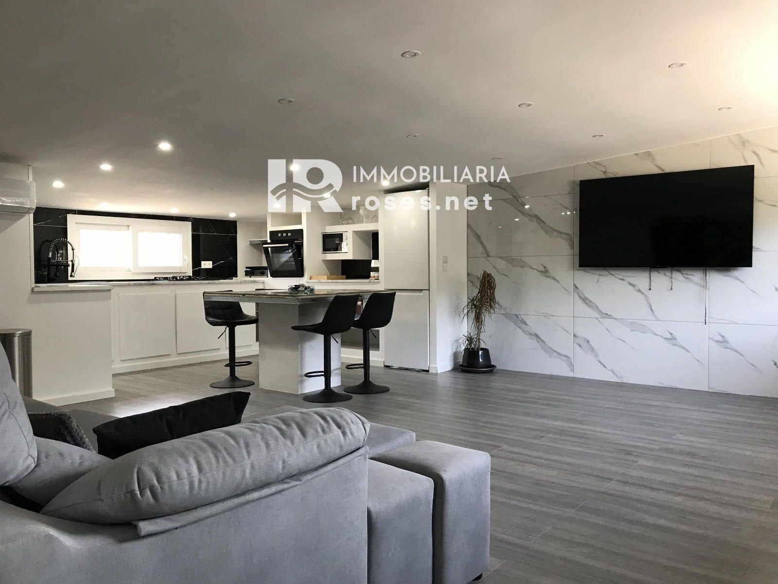 Comercial para venda em Roses - 160 000 € (Ref: 9640615)