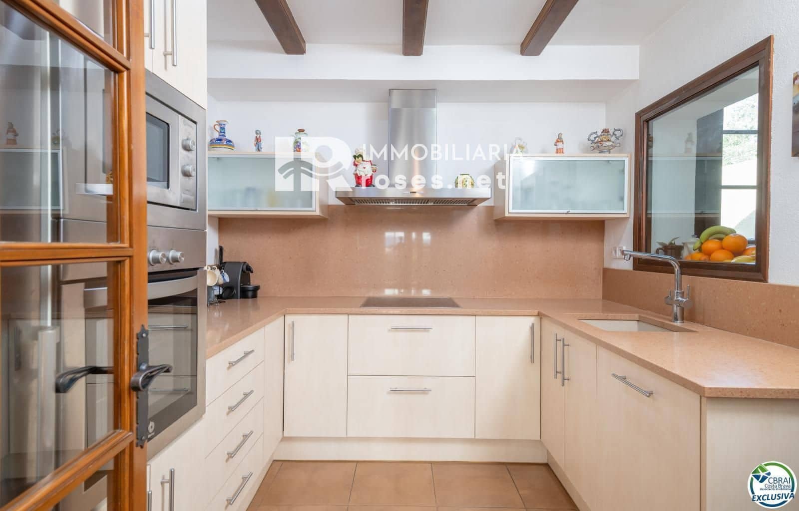 4 bedroom Villa for sale in L'Estartit with garage - € 455,000 (Ref: 9645462)