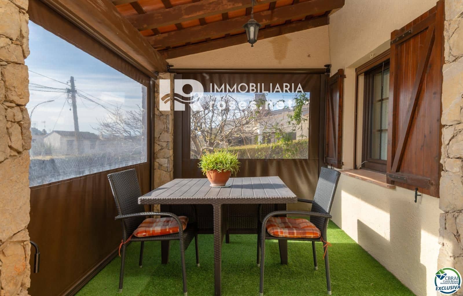 4 bedroom Villa for sale in L'Estartit with garage - € 455,000 (Ref: 9645462)