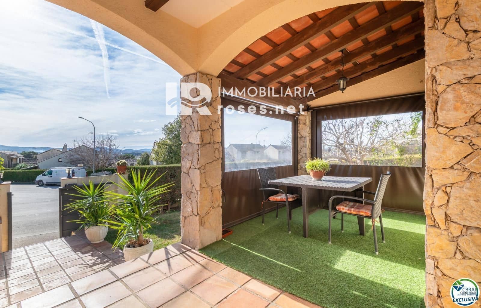 4 bedroom Villa for sale in L'Estartit with garage - € 455,000 (Ref: 9645462)