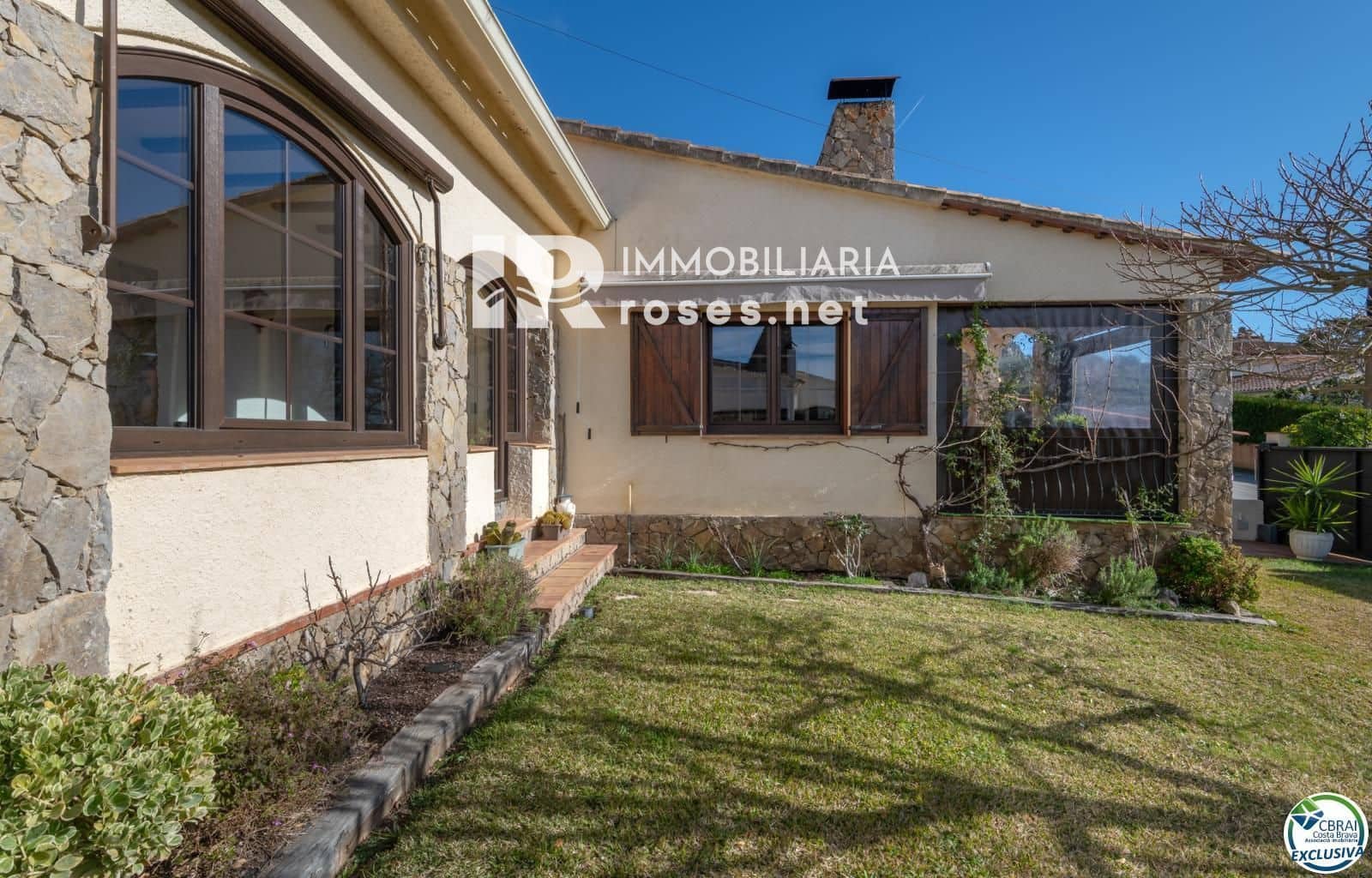 4 bedroom Villa for sale in L'Estartit with garage - € 455,000 (Ref: 9645462)