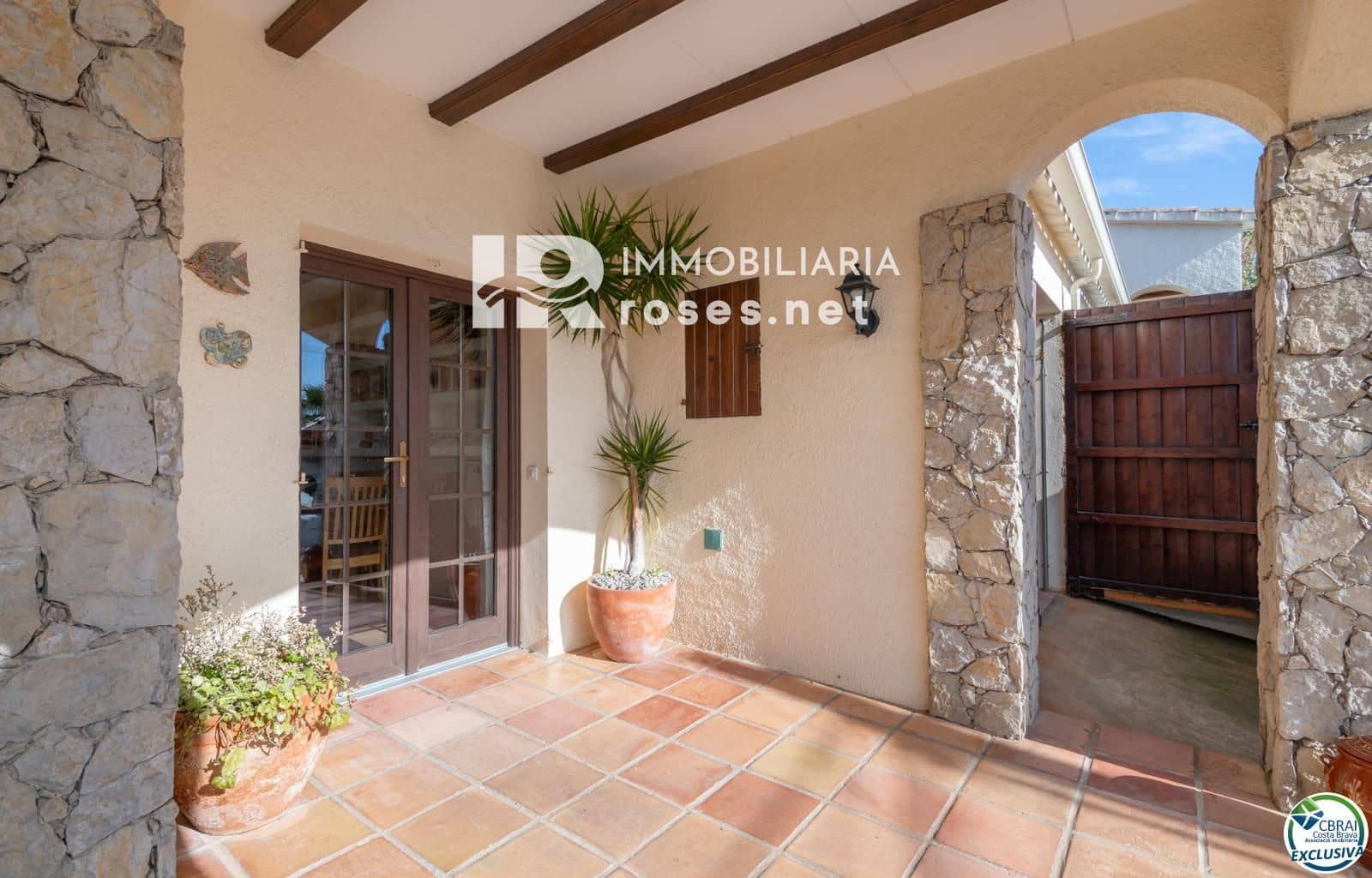 4 bedroom Villa for sale in L'Estartit with garage - € 455,000 (Ref: 9645462)