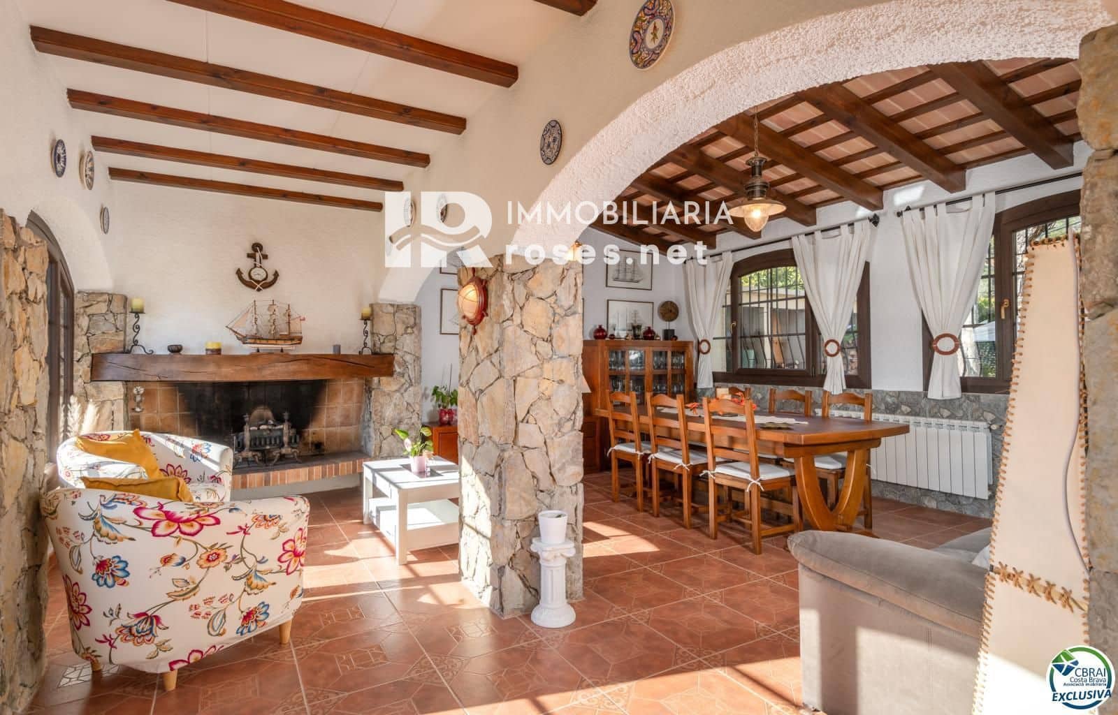 4 bedroom Villa for sale in L'Estartit with garage - € 455,000 (Ref: 9645462)