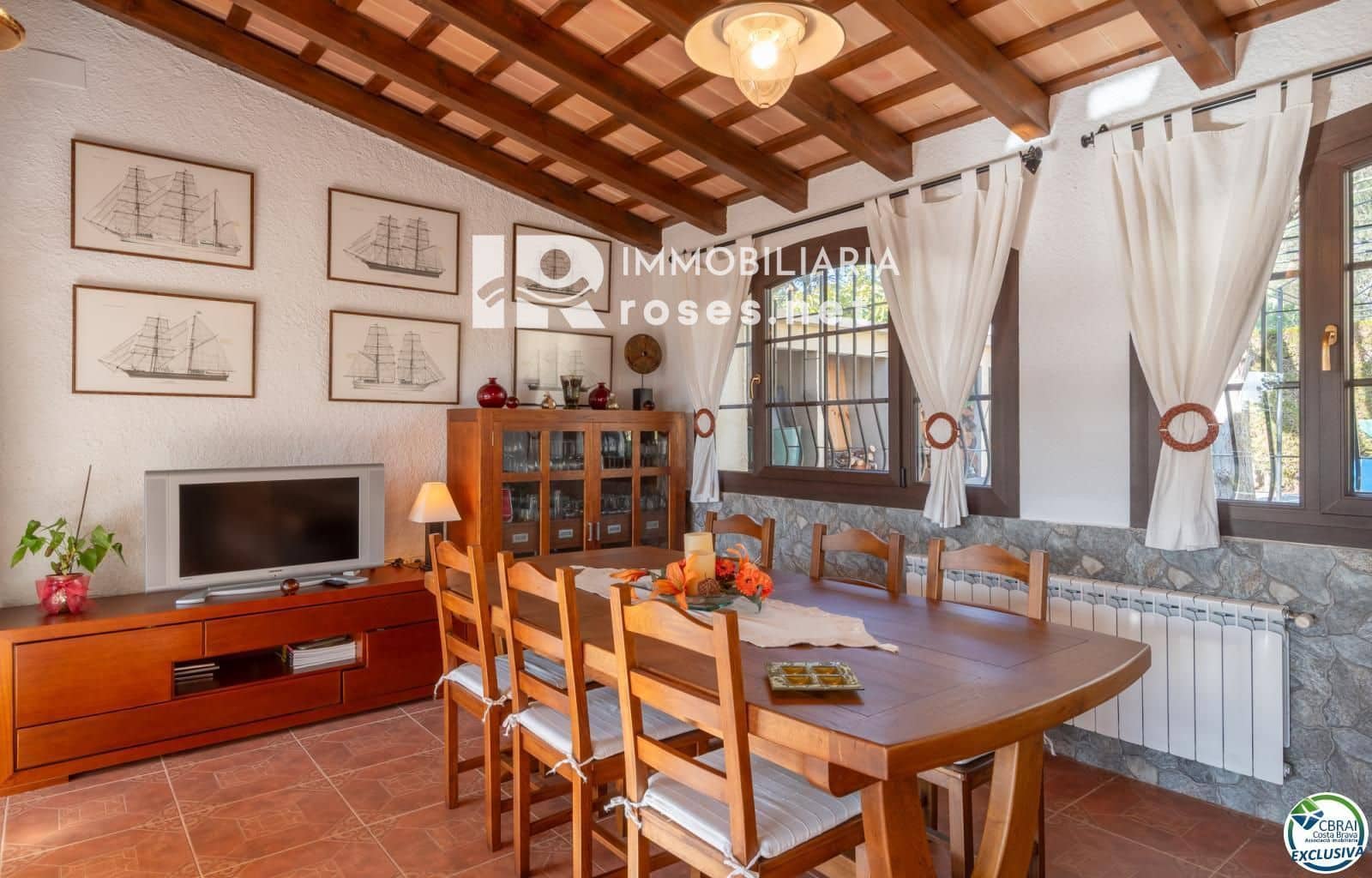 4 bedroom Villa for sale in L'Estartit with garage - € 455,000 (Ref: 9645462)