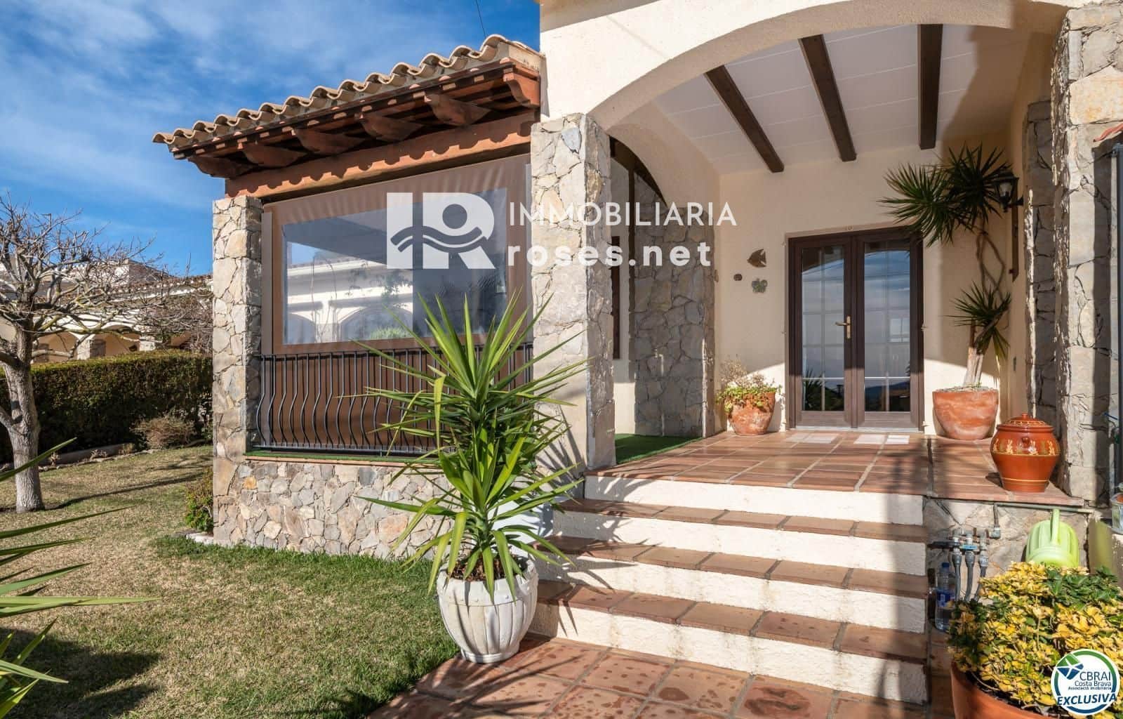 4 bedroom Villa for sale in L'Estartit with garage - € 455,000 (Ref: 9645462)
