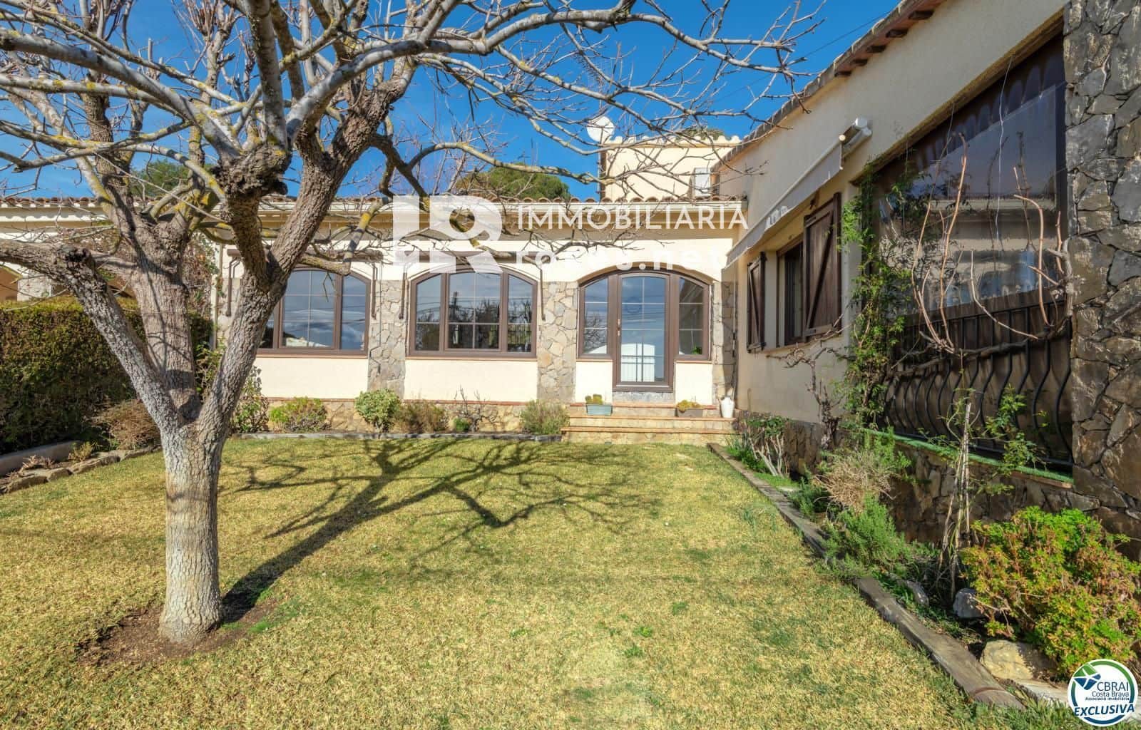 4 bedroom Villa for sale in L'Estartit with garage - € 455,000 (Ref: 9645462)