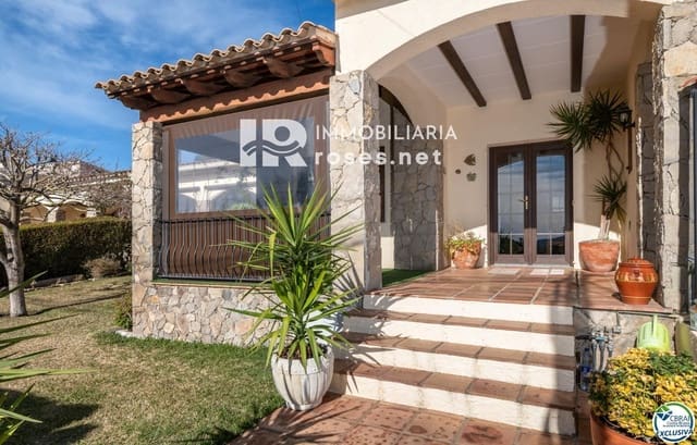 4 bedroom Villa for sale in L'Estartit, Torroella de Montgrí with garage - € 455,000 (Ref: 9645462)