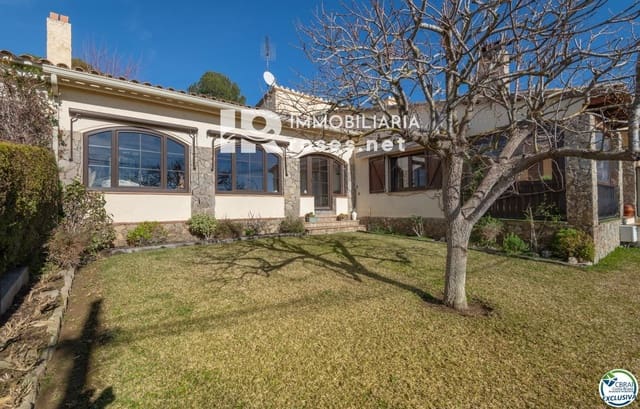 4 bedroom Villa for sale in L'Estartit, Torroella de Montgrí with garage - € 455,000 (Ref: 9645462)