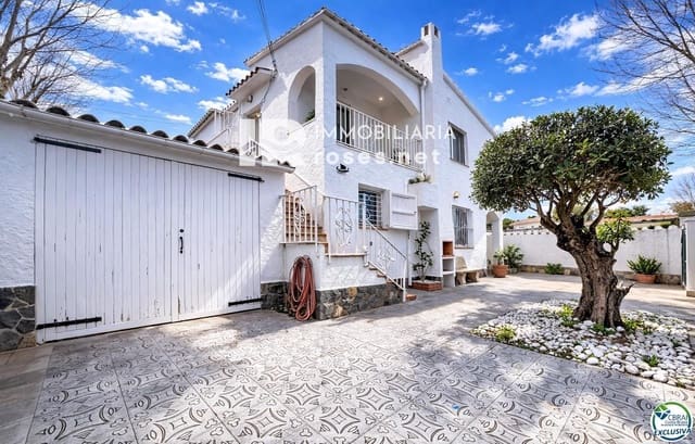 4 sypialnia Willa na sprzedaż w Empuriabrava, Castelló d'Empúries z garażem - 369 000 € (Ref: 9649866)
