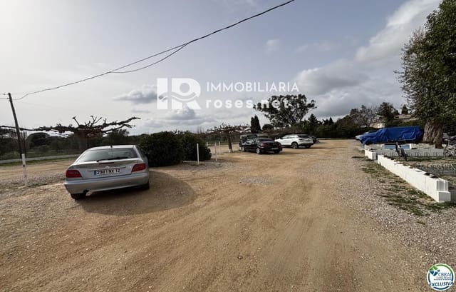 Flat for sale in Roses with pool - € 85,000 (Ref: 9654215)