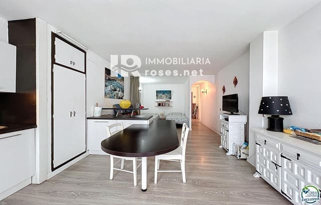 2 bedroom Flat for sale in Santa Margarida, Roses - € 227,000 (Ref: 9667084)