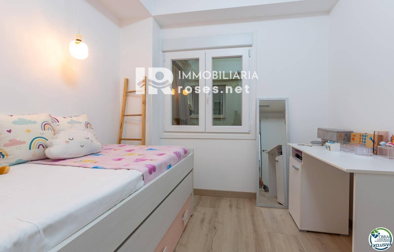 3 slaapkamer Flat te koop in Roses - € 295.000 (Ref: 9671112)