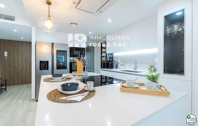 3 slaapkamer Flat te koop in Roses - € 295.000 (Ref: 9671112)