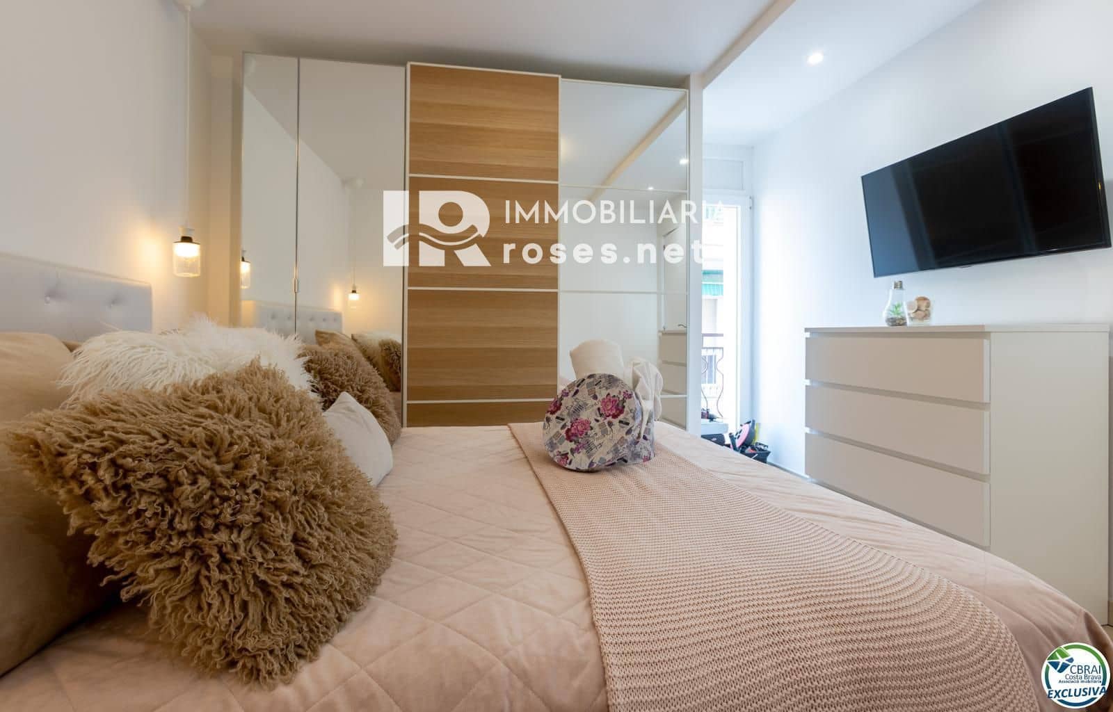3 slaapkamer Flat te koop in Roses - € 295.000 (Ref: 9671112)