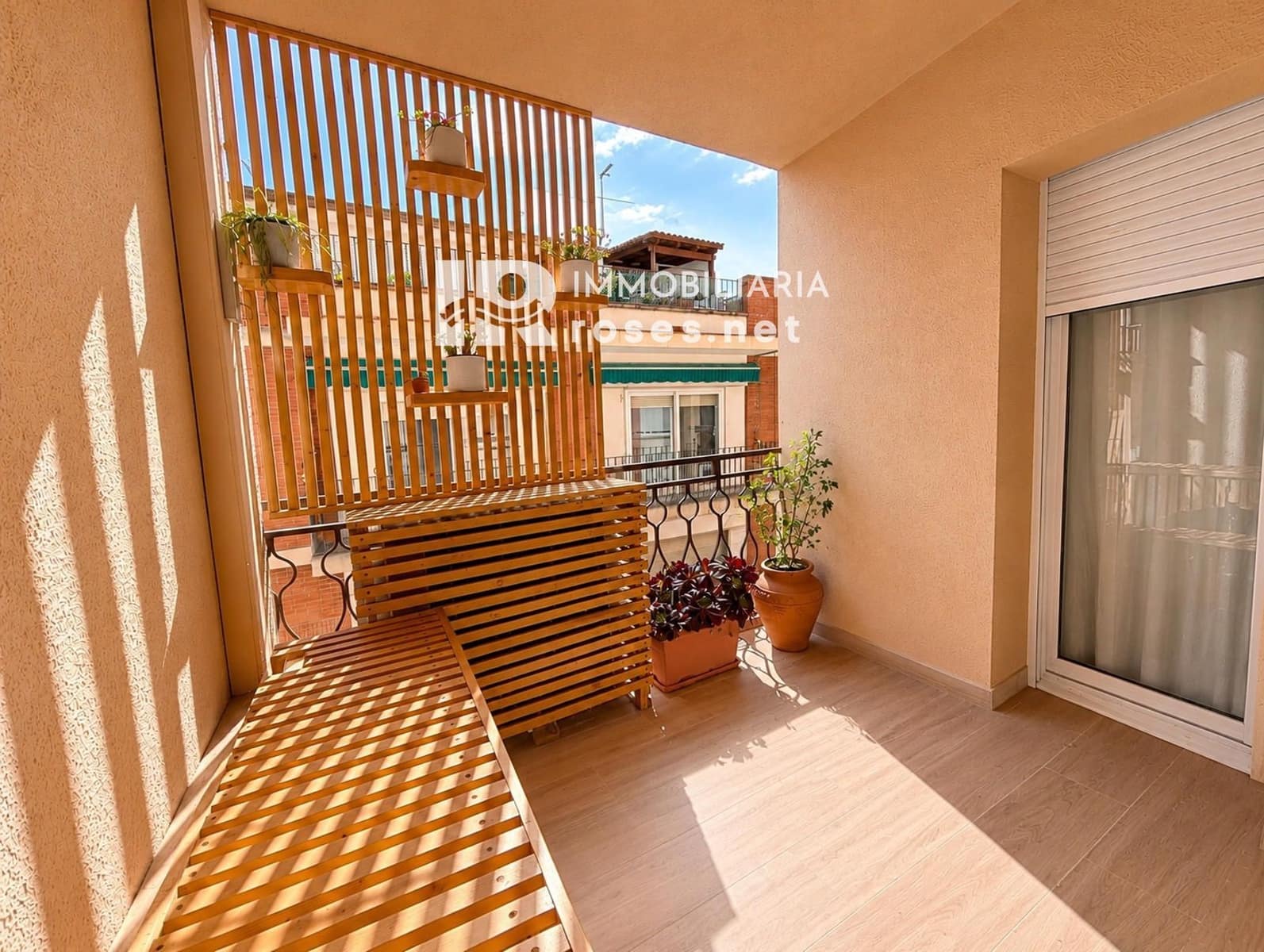 3 bedroom Flat for sale in Roses - € 295,000 (Ref: 9671112)