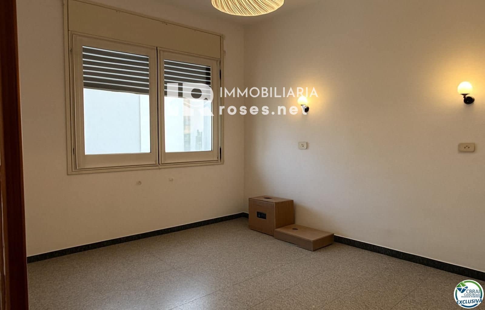 8 bedroom Villa for sale in Llanca with garage - € 359,000 (Ref: 9671114)