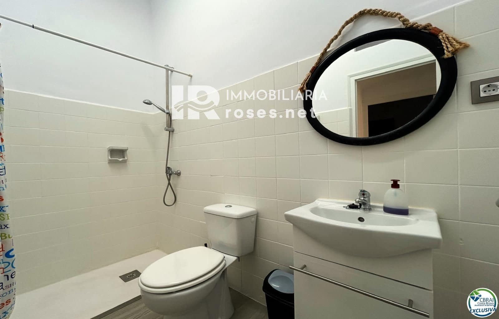 8 bedroom Villa for sale in Llanca with garage - € 359,000 (Ref: 9671114)