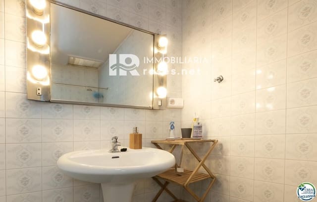 8 soverom Villa til salgs i Llançà med garasje - € 359 000 (Ref: 9671114)