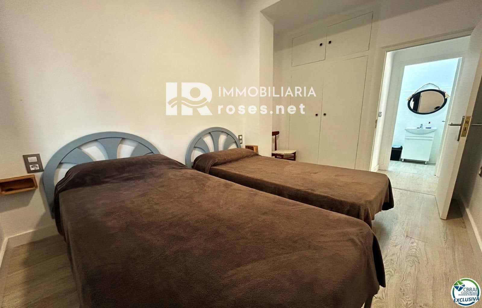 8 bedroom Villa for sale in Llanca with garage - € 359,000 (Ref: 9671114)