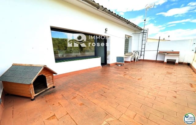 8 soverom Villa til salgs i Llançà med garasje - € 359 000 (Ref: 9671114)