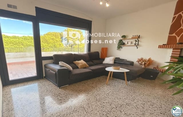 8 soverom Villa til salgs i Llançà med garasje - € 359 000 (Ref: 9671114)