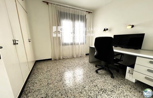 8 soverom Villa til salgs i Llançà med garasje - € 359 000 (Ref: 9671114)