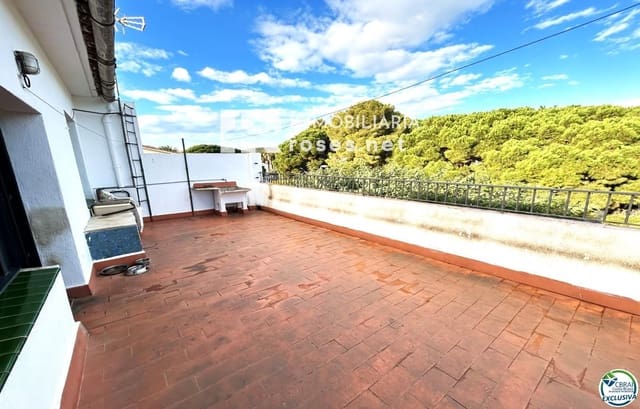 8 soverom Villa til salgs i Llançà med garasje - € 359 000 (Ref: 9671114)