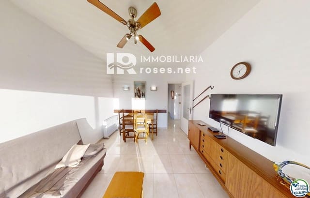 2 bedroom Flat for sale in Roses with pool garage - € 195,000 (Ref: 9671115)