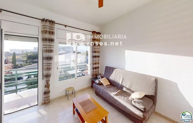 2 bedroom Flat for sale in Roses with pool garage - € 195,000 (Ref: 9671115)