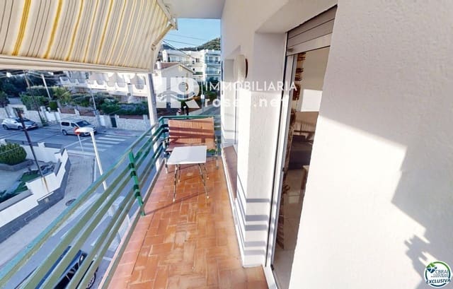 2 bedroom Flat for sale in Roses with pool garage - € 195,000 (Ref: 9671115)
