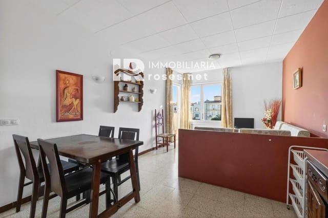 Piso de 2 habitaciones en Empuriabrava, Castelló d'Empúries en venta con piscina garaje - 170.000 € (Ref: 9674767)