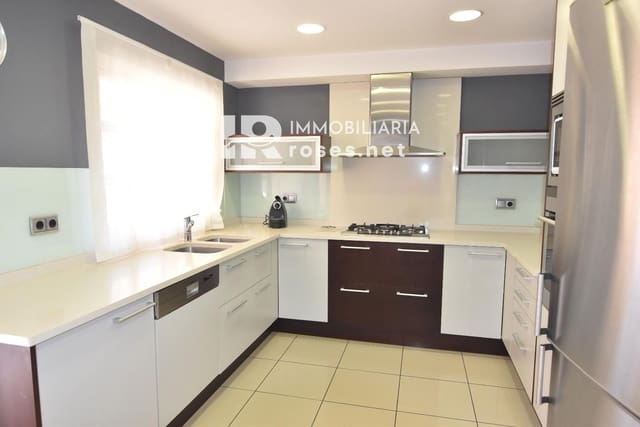 Piso de 4 habitaciones en Figueres en venta - 275.000 € (Ref: 9676315)