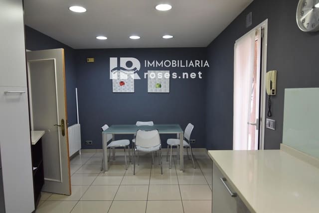 Piso de 4 habitaciones en Figueres en venta - 275.000 € (Ref: 9676315)