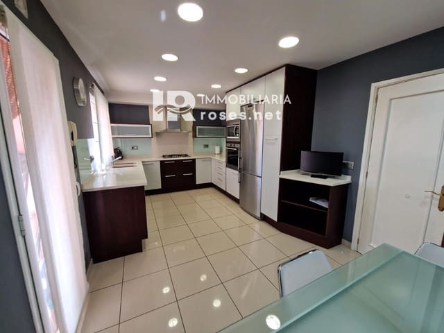 Piso de 4 habitaciones en Figueres en venta - 275.000 € (Ref: 9676315)