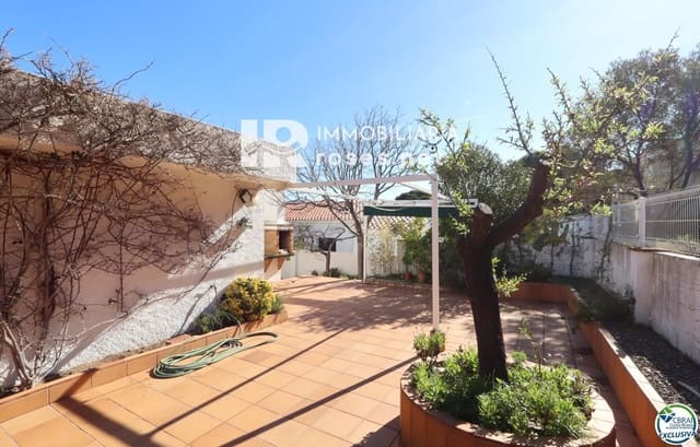 3 bedroom Villa for sale in El Port de la Selva - € 840,000 (Ref: 9691459)