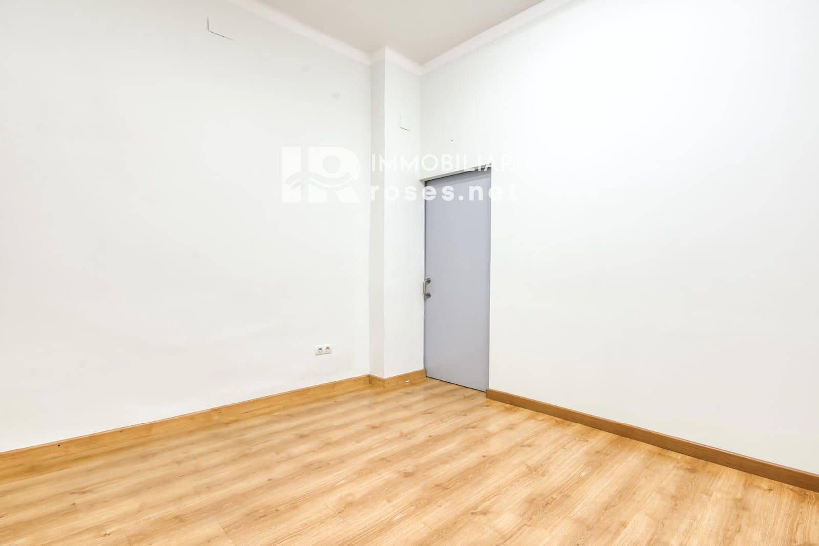 Gewerbe zu verkaufen in Roses - 170.000 € (Ref: 9696654)