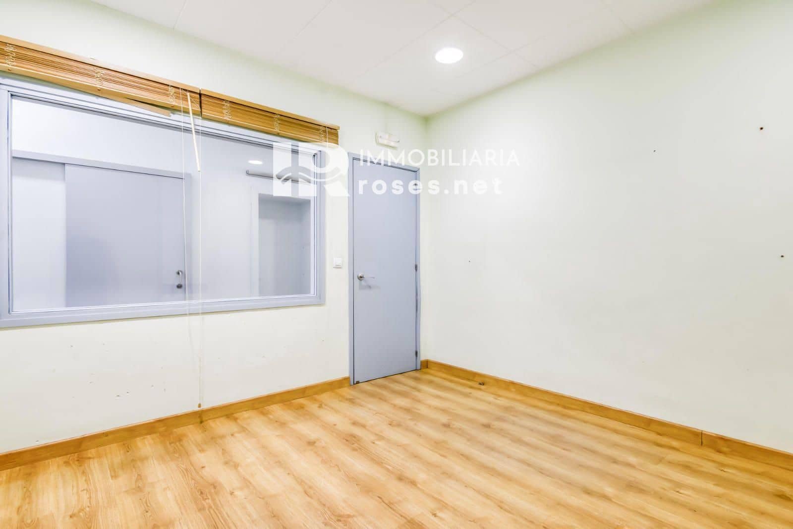 Gewerbe zu verkaufen in Roses - 170.000 € (Ref: 9696654)